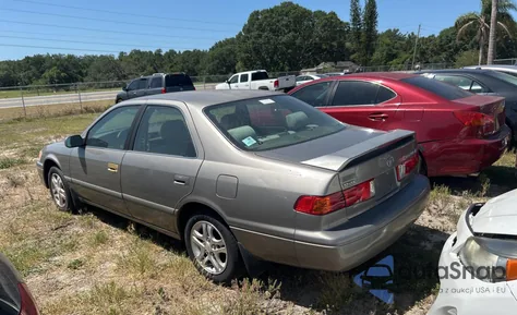 2000 Toyota Camry Ce from USA, damaged, VIN 4T1BG22K0YU002152